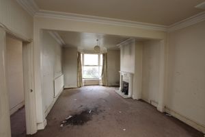 Lounge diner- click for photo gallery